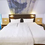 Ko'ono Hotel