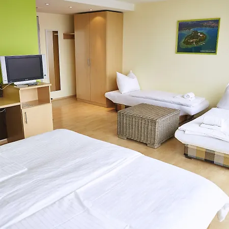 Ko'ono Κωνσταντία