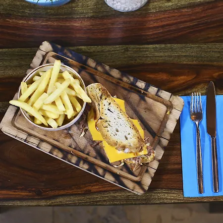 Ko'ono Ξενοδοχείο